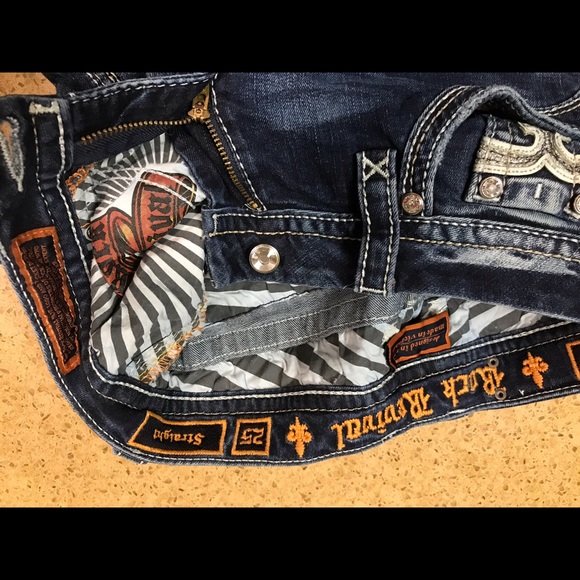 Rock Revival Jeans 💕 - Picture 4 of 4